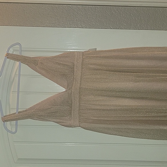 Dress - Picture 3 of 3